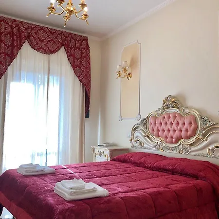 Royal Guest house 3*