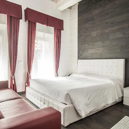 Royal 2* Roma